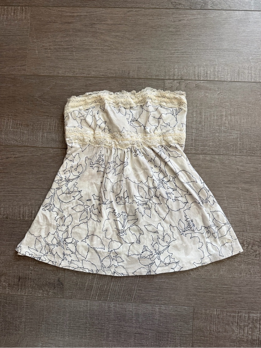 Vintage Abercrombie Cream & Navy Floral Y2K babydoll top with lace trim